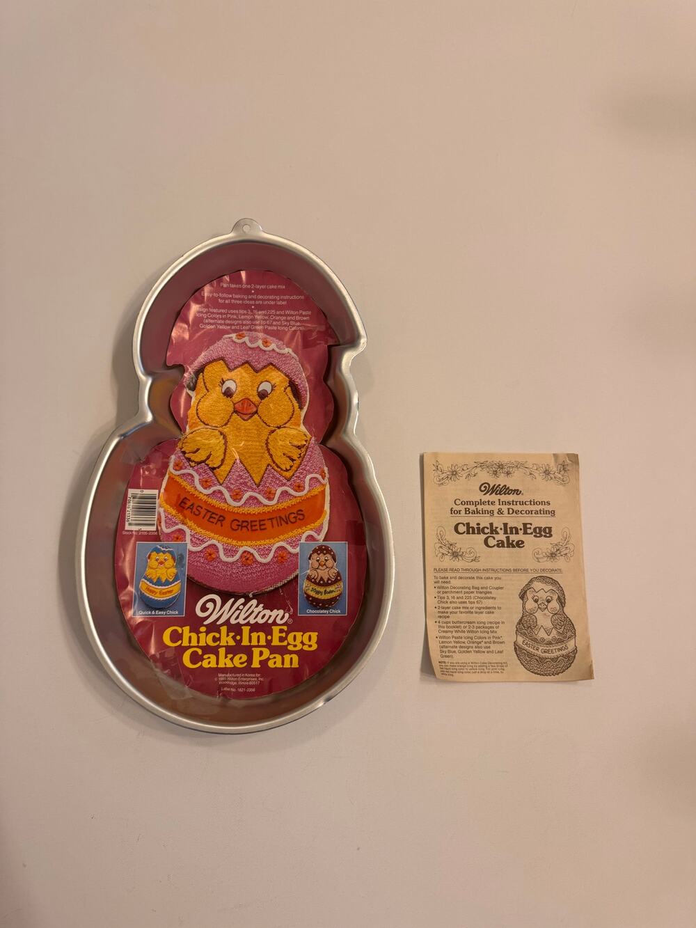 Wilton Vintage 1985 1821-2356 Chick In Egg Cake Pan w/Baking Guide 15x9x2